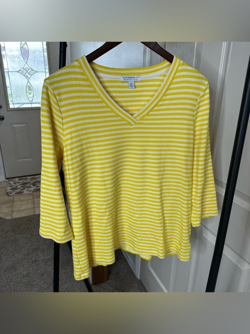 Isaac Mizrahi Yellow and White Striped V-Neck Long Sleeve Top 🛞